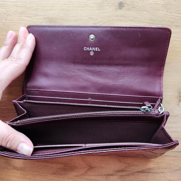 Chanel CC Brilliant Matelasse Patent Leather Burgundy Quilted Wallet - Picture 8 of 9